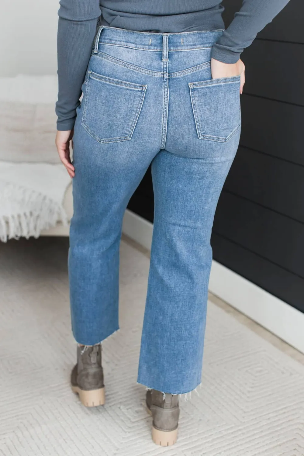 High-Rise Cropped Straight Leg Clean Finish Everyday Jeans