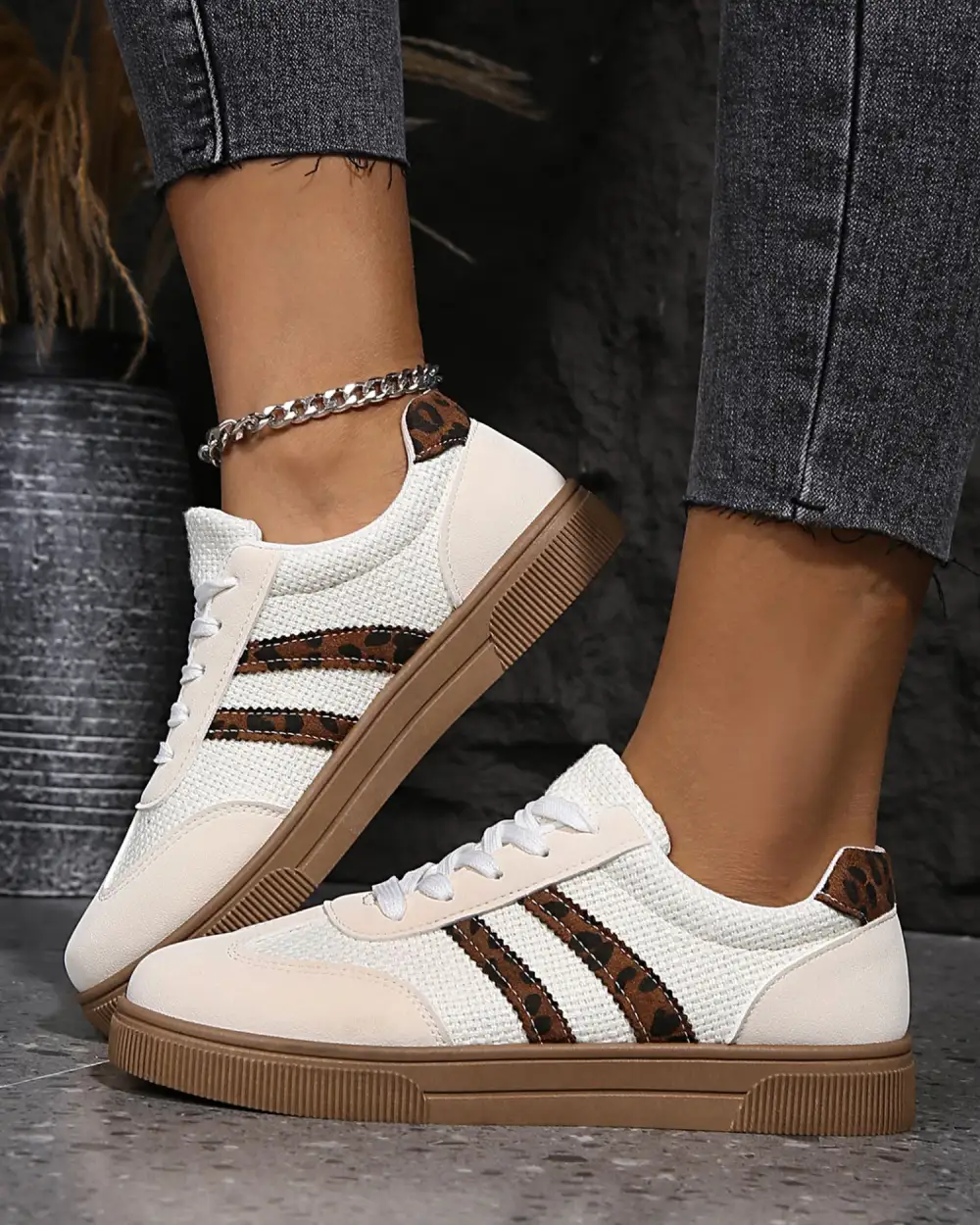 Balanced Focus Casual Sneakers