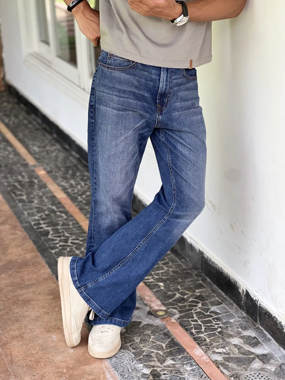 Relaxed-Fit Mid-Rise Bootcut Jeans
