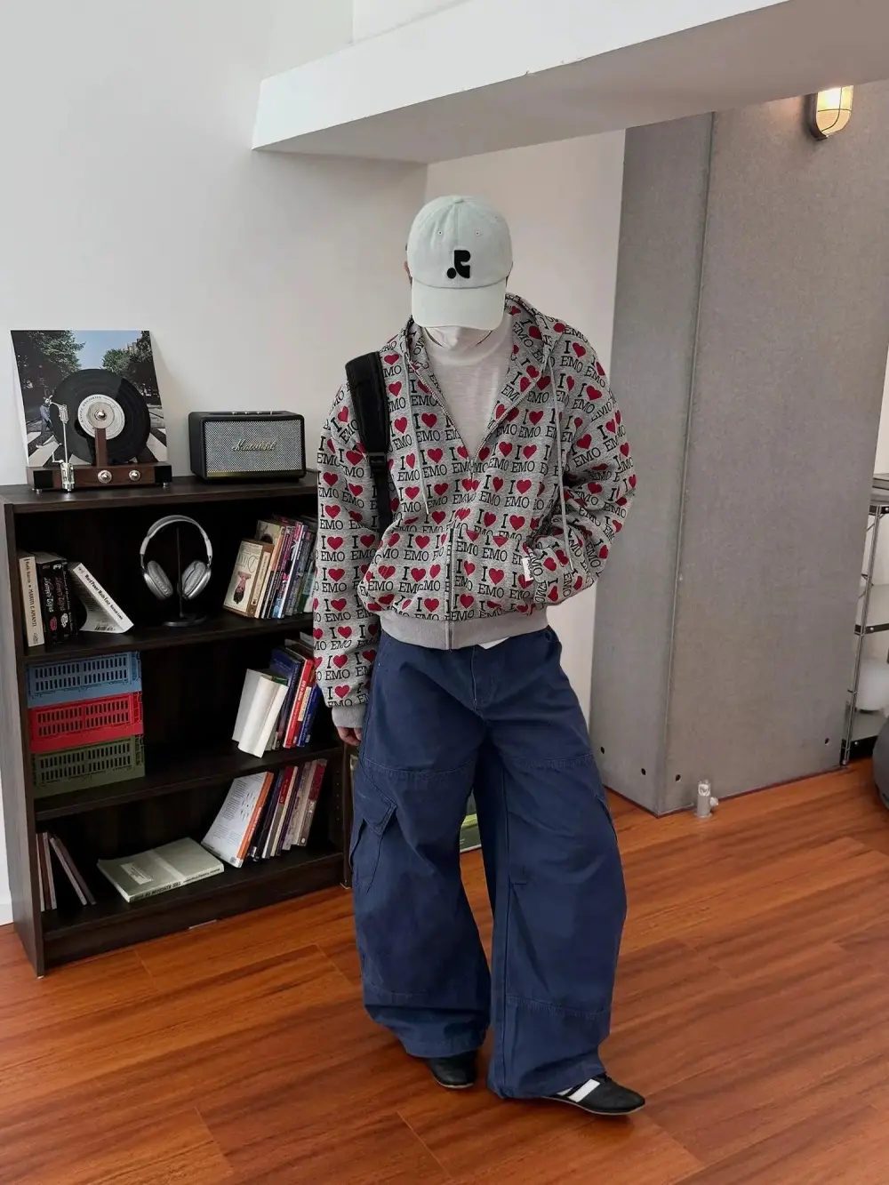 Tilt Side Pockets Cargo Jeans