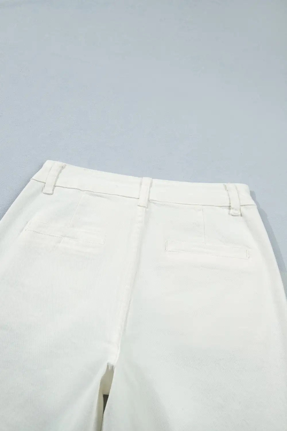 Women's Solid Shift Jeans With Scalloped Patch Pockets