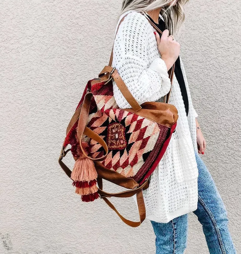 Modern Detail Shoulder Bag