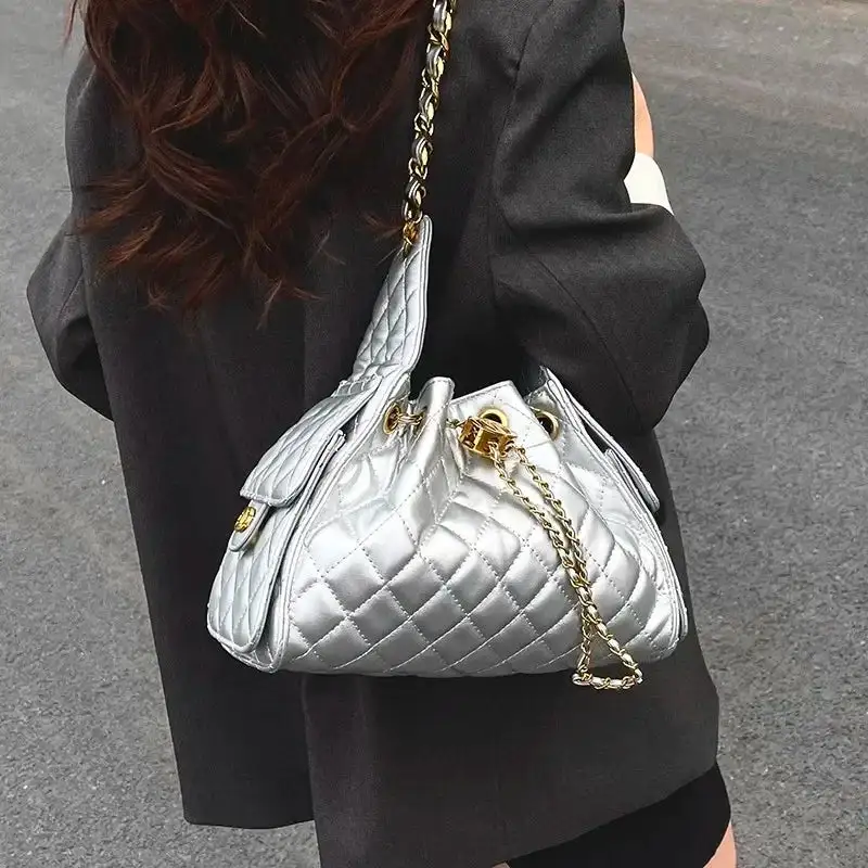 Timeless Luxury: Black Genuine Leather Large-Capacity Handbag