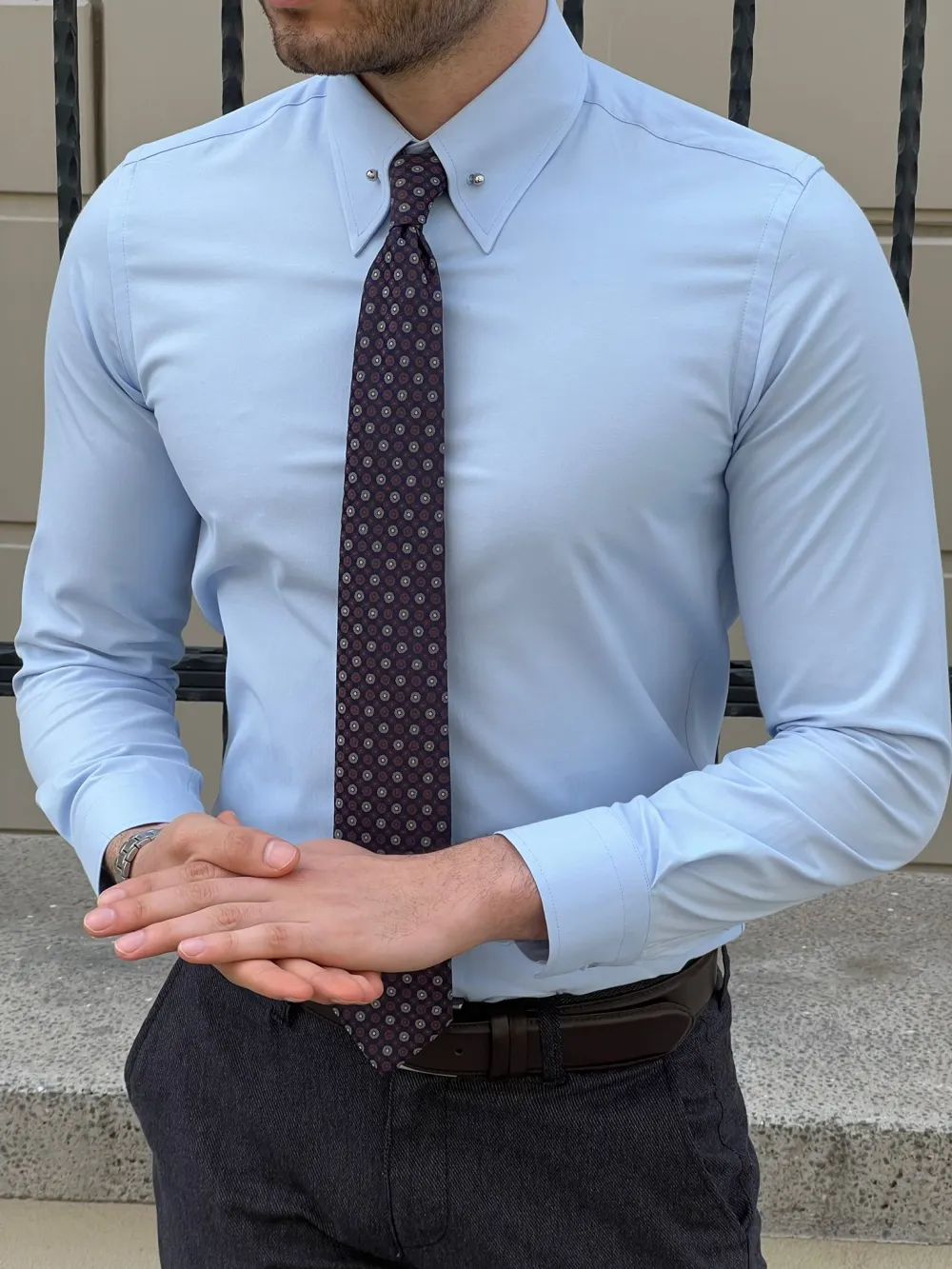 Streamlined Slim Fit Cotton Casual Shirt