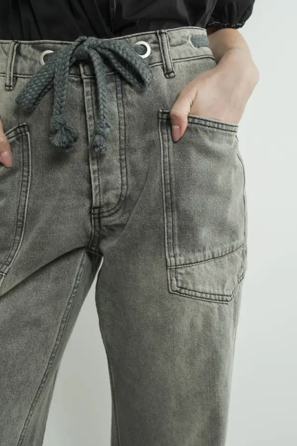 Women's Eyelet-Waist Relaxed Barrel Jeans