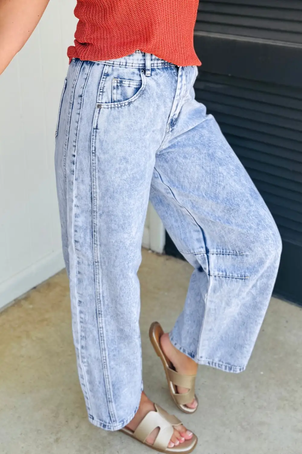Women's Light Washed Pull On Barrel Jeans