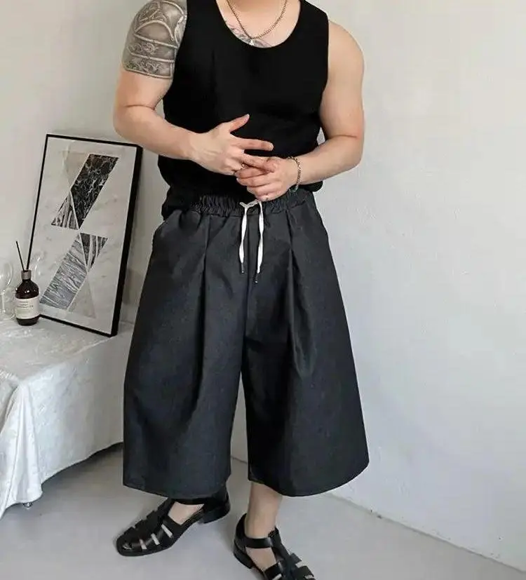 Drawcord Waist Pleated Shorts