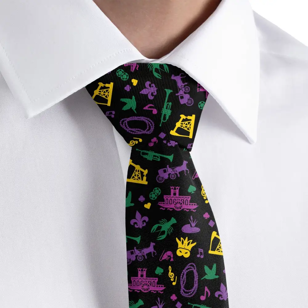 Polished Heritage Emblem Detail Necktie