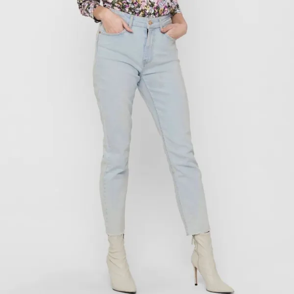 Classic Cropped Everyday Jeans