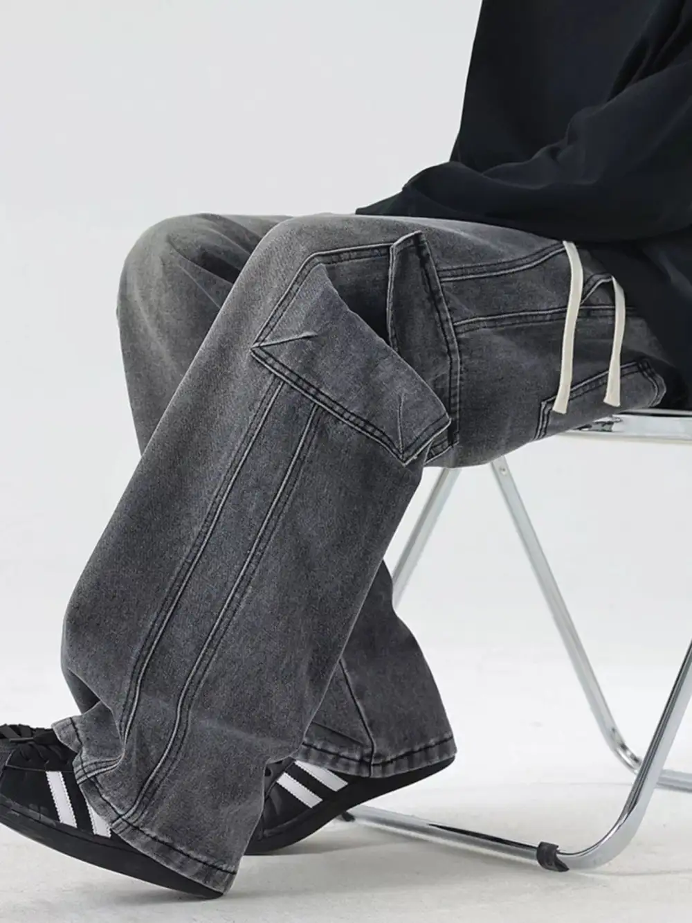 Wide Leg Cargo Jeans