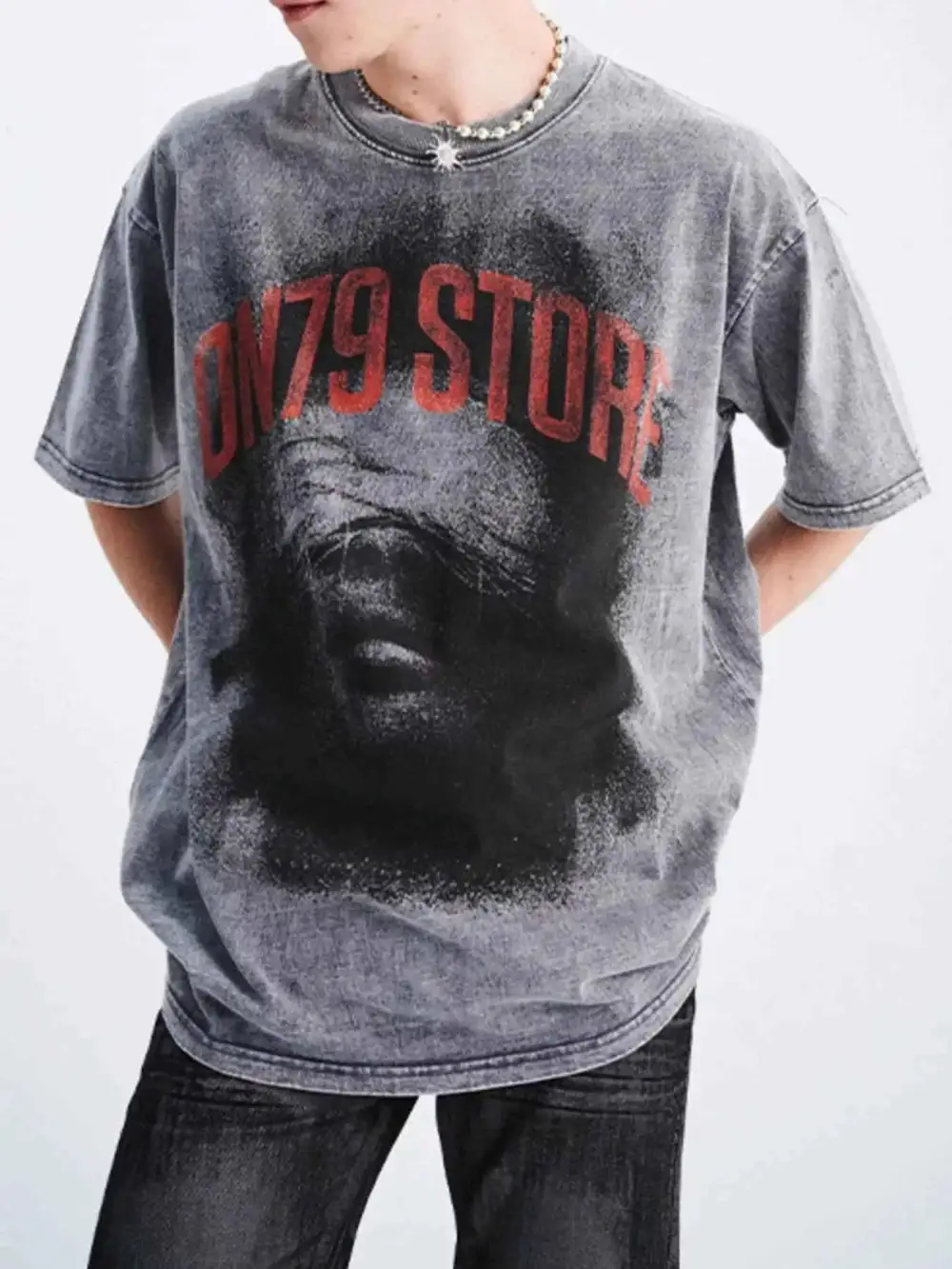 Textured Graphic Round Neck Short Sleeve T-Shirt