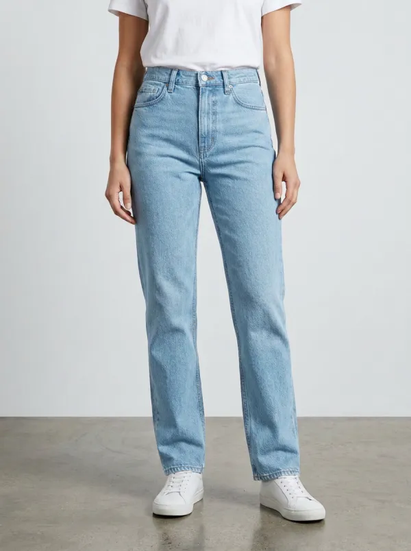 Elegant Refined Women's Straight-Leg Jeans