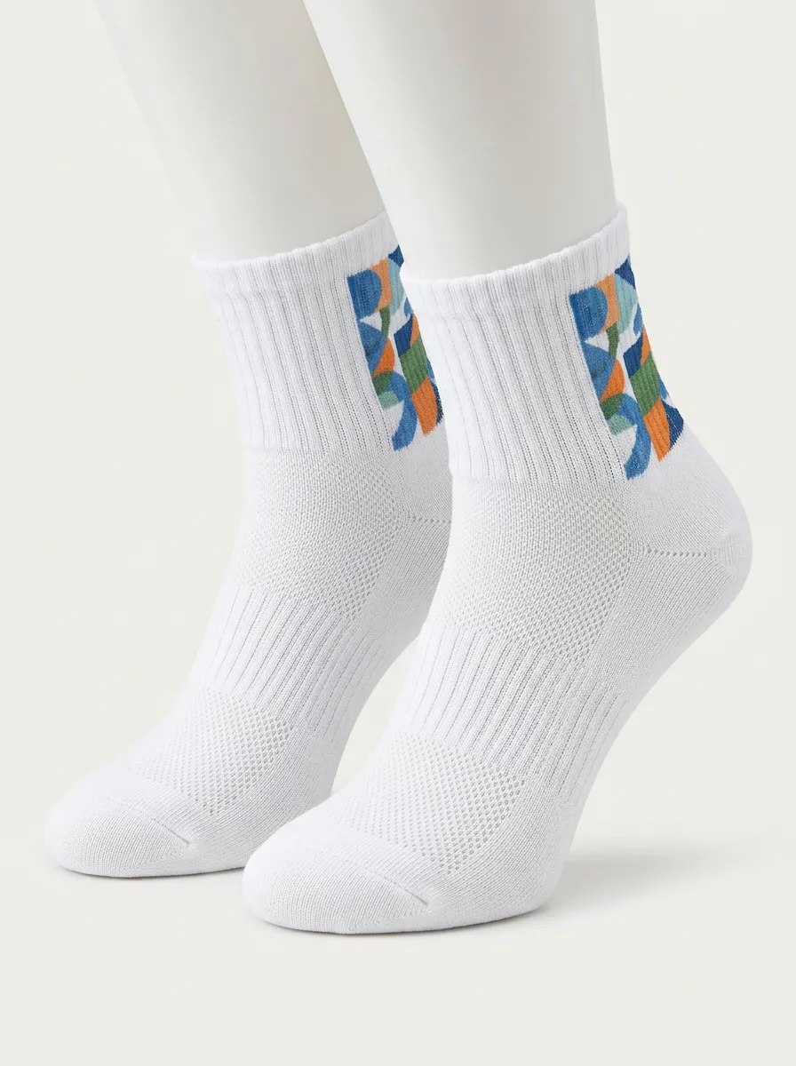White Adventure Geometric Graphic Sport Low-Cut Socks