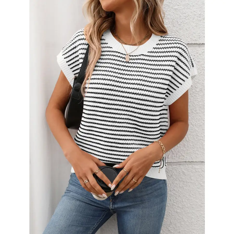 Round Neck Short Sleeve Knit Top