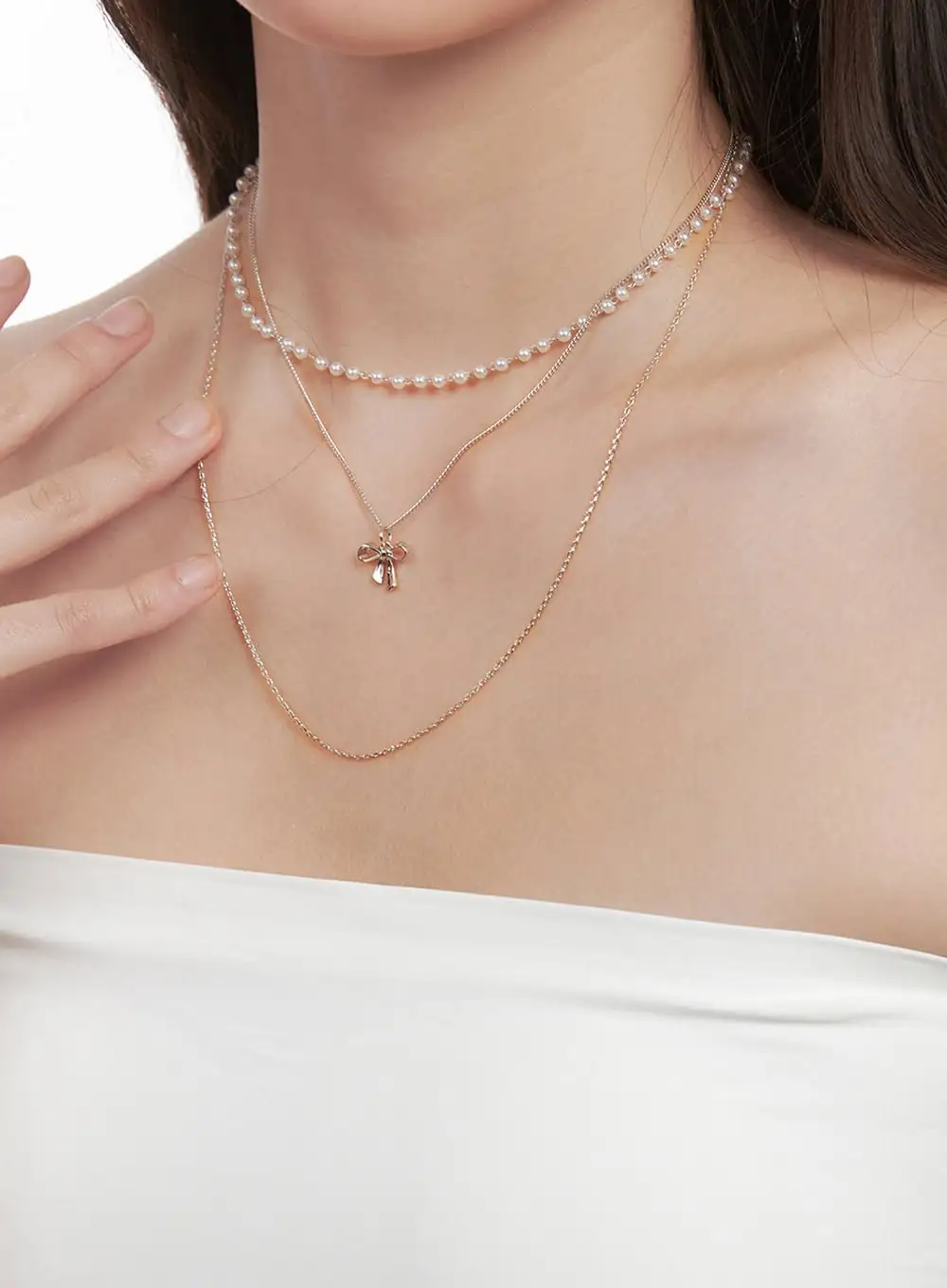 Three-Line Ribbon Necklace