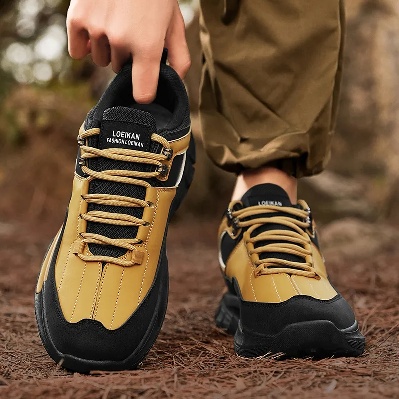 Men's Roomy Toe Trail Shoes