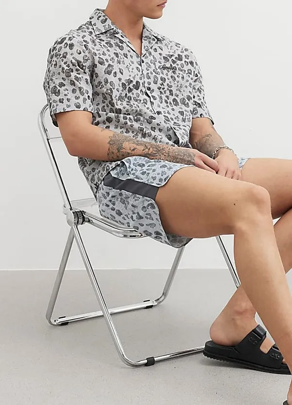 Fashionable Casual Men's Grey Leopard Print Swimming Trunks