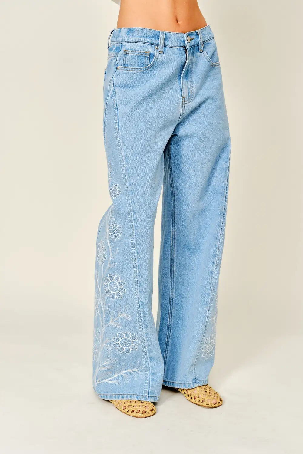 Women's Side-Embroidered Wide-Leg Jeans