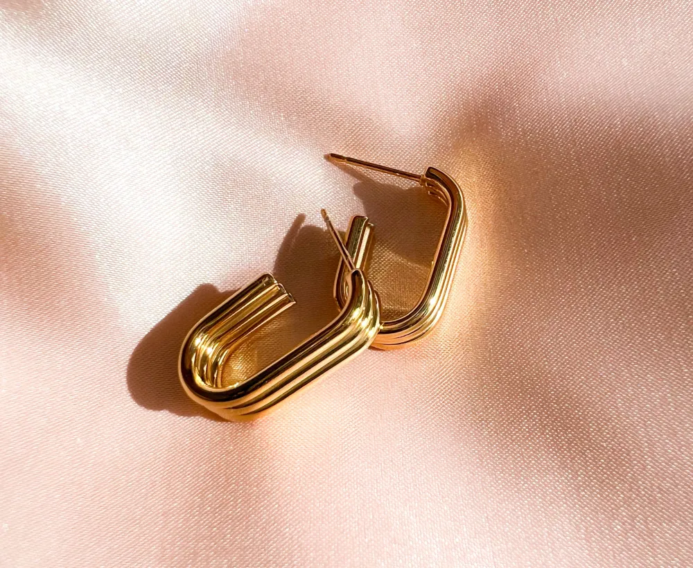 The Three Layered Tube Stud Earrings