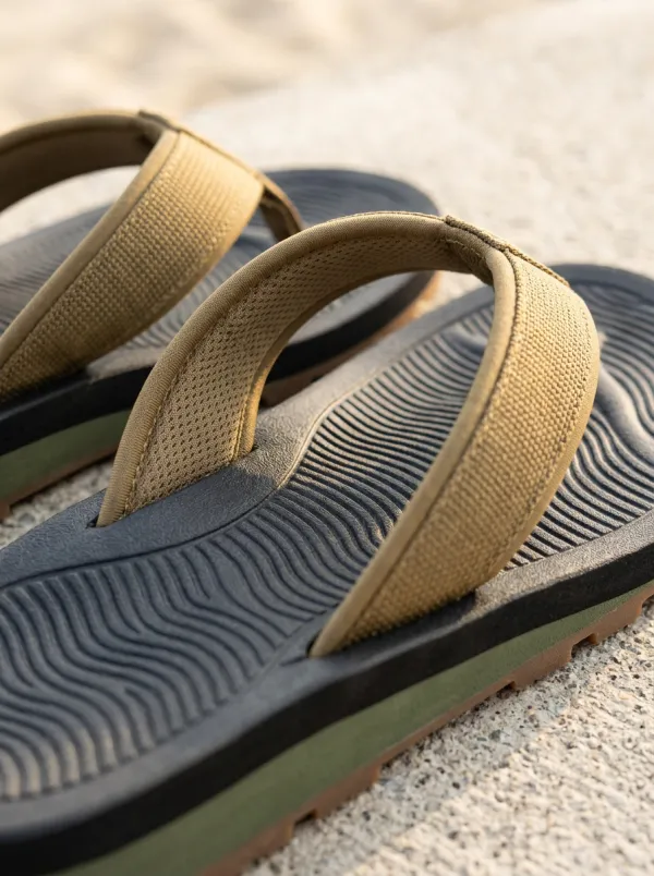 Textured-Strap Adventure Men's Casual Flip Flops