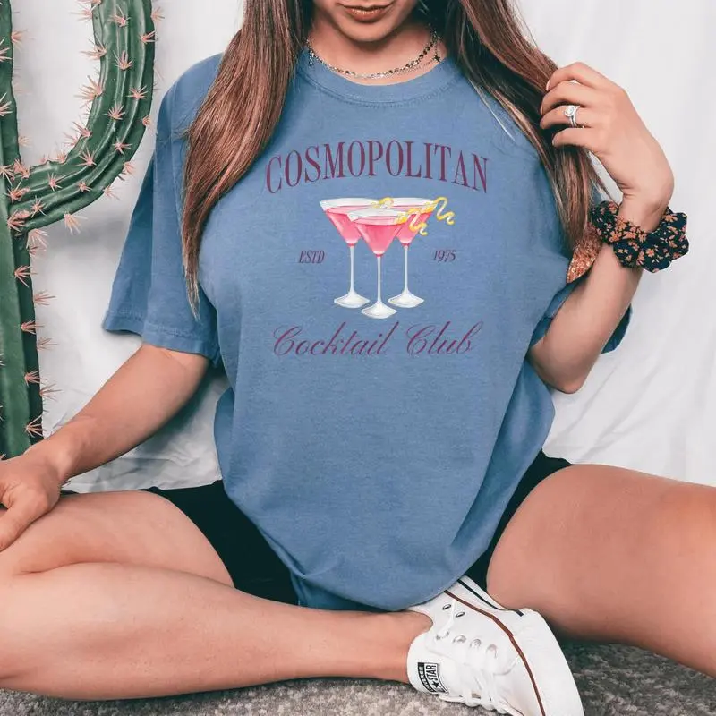 Cosmopolitan Cocktail Club Girl Luxury Bachelorette Drinking Women's Oversized Comfort T-shirt