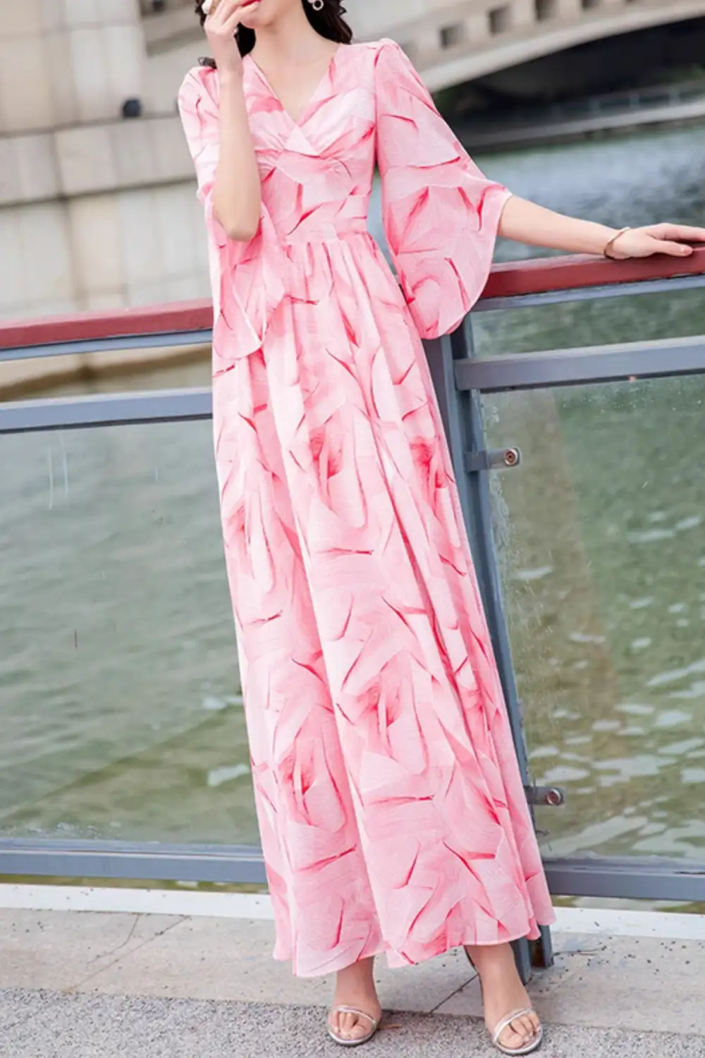 Relaxed Chiffon Swing V Neck Maxi Dress