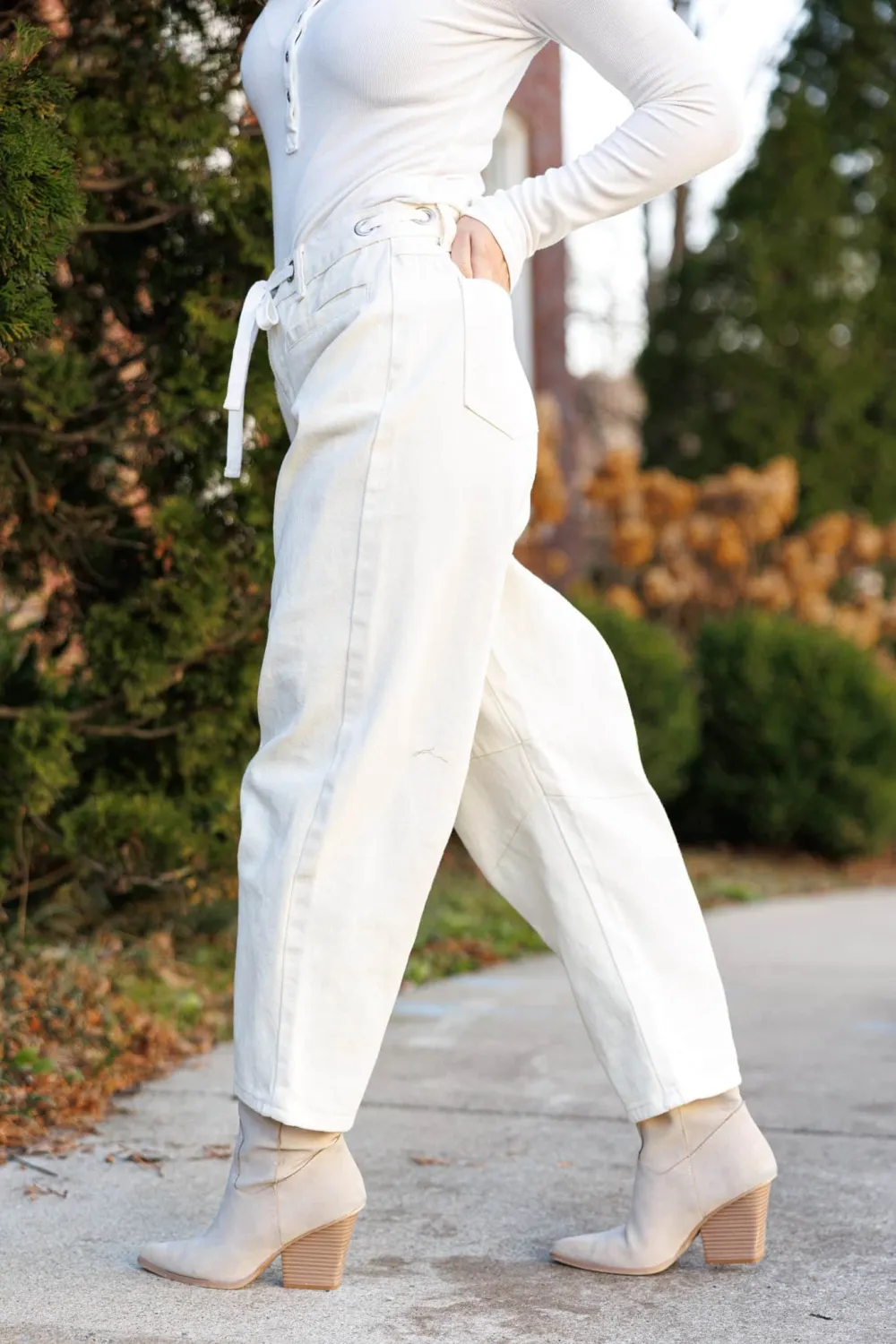 Barrel Eyelet High-Waist Cropped Jeans