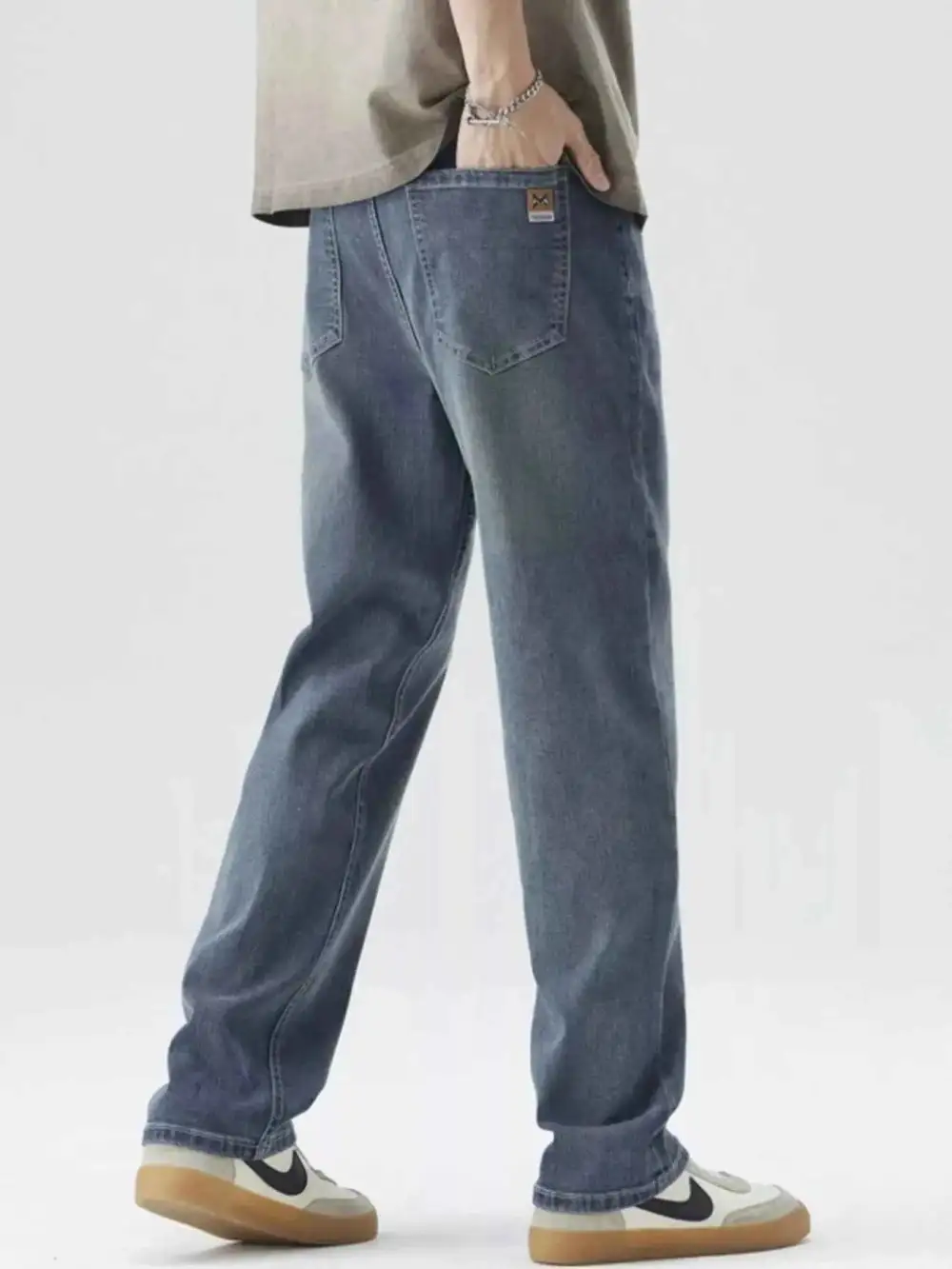 Wide Leg Jeans with Pockets