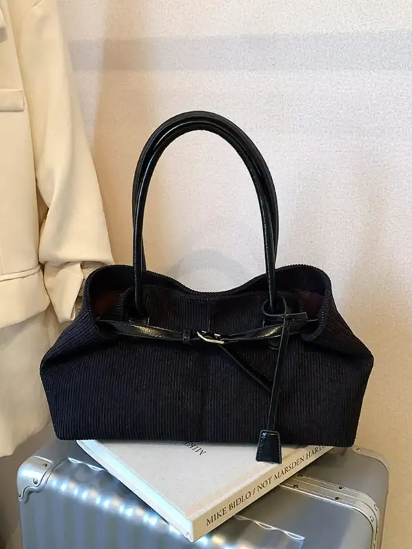 Buckle Detail Shoulder Bag
