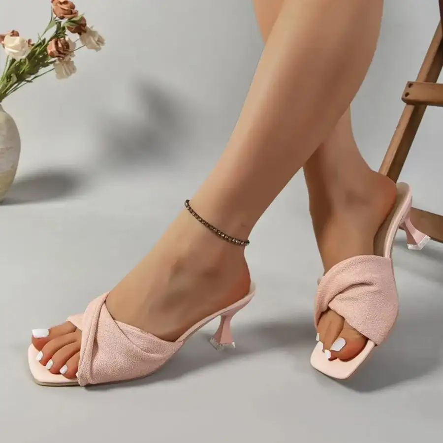 Relaxed Open Toe Kitten Heels Sandals
