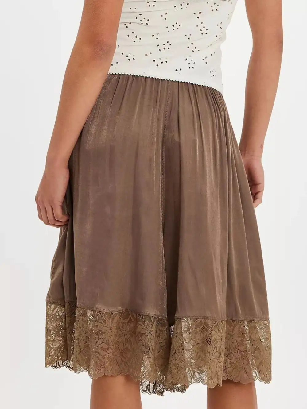Refined Lace-Trim Casual Shorts