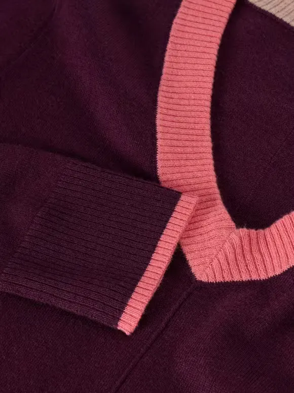 Long Sleeve V-Neck Jumper