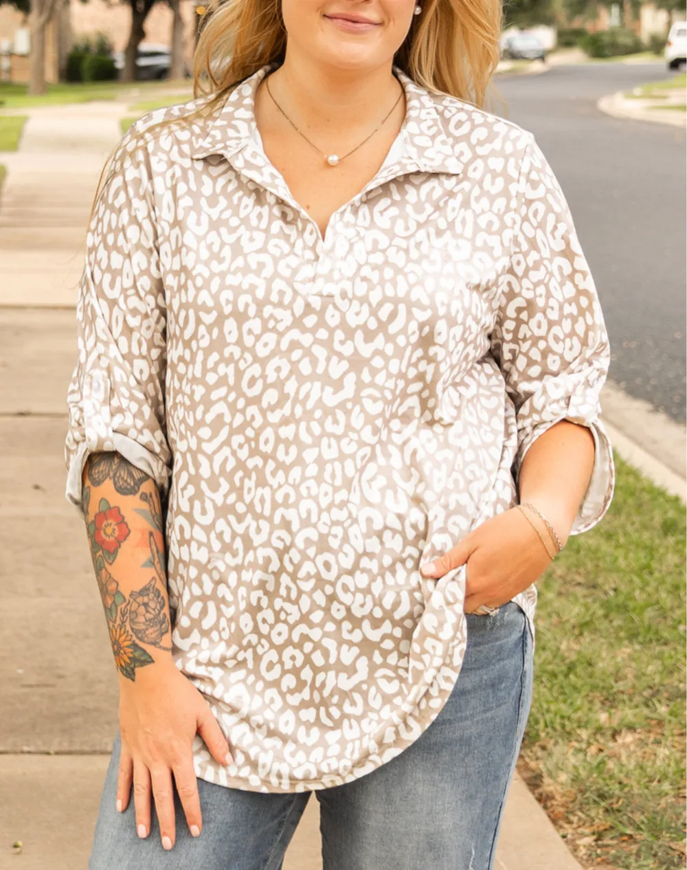 Women's Leopard Print V Neck Tab Sleeve Top