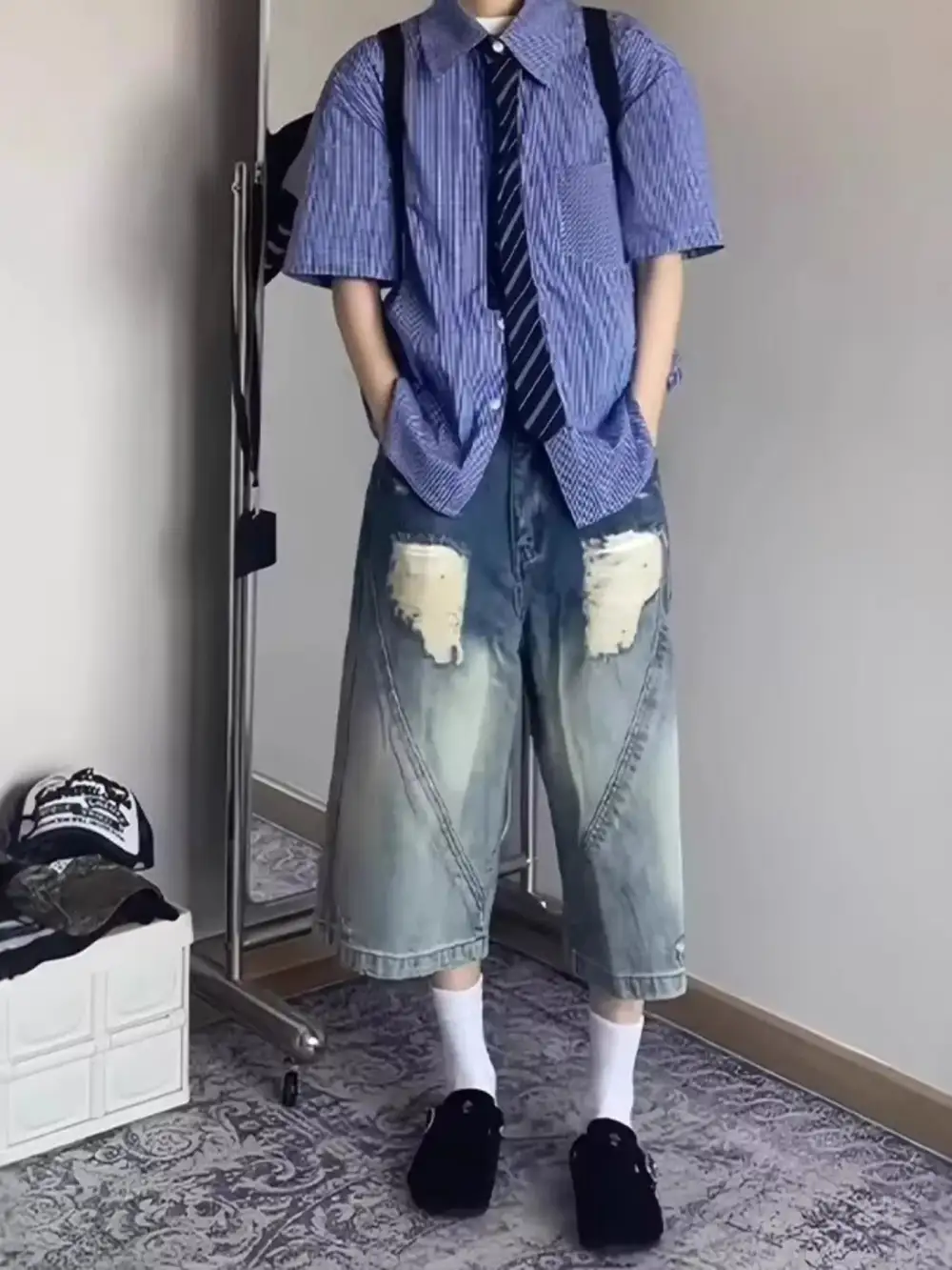 Men's Ripped Wide Leg Denim Shorts