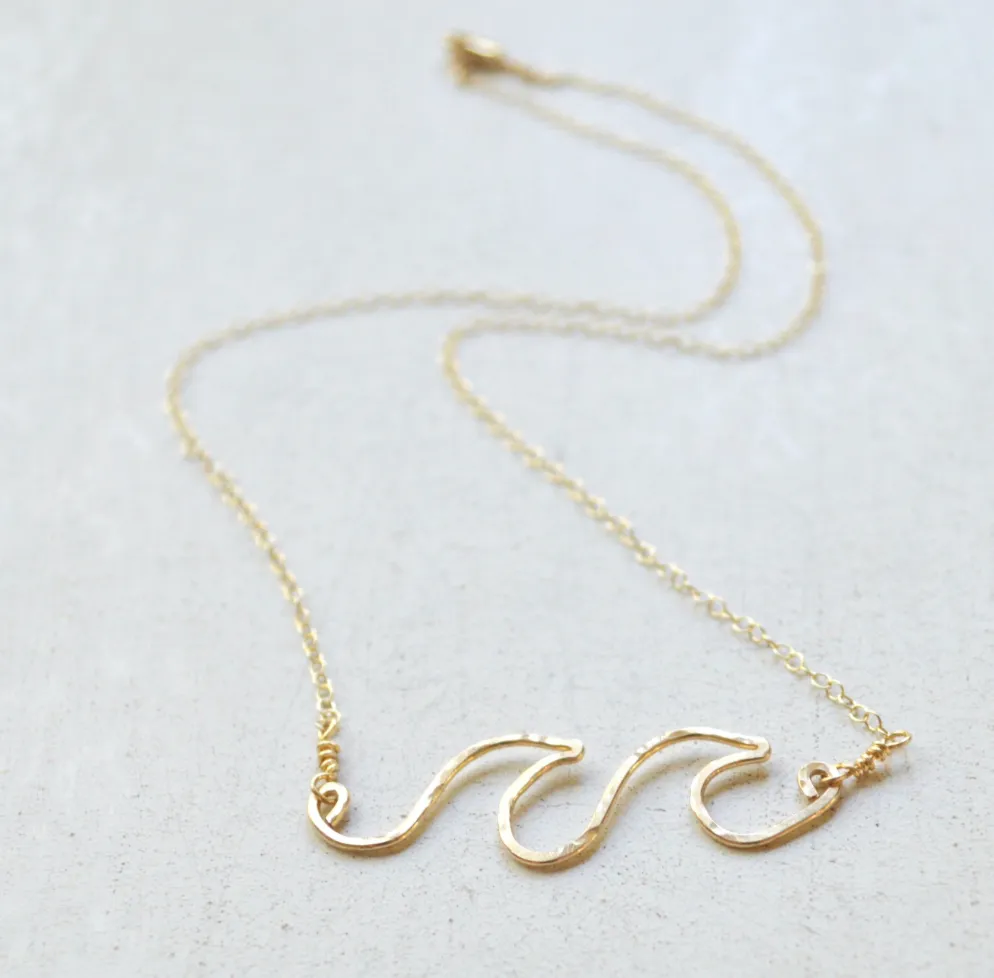 Layered Wave Pendant Necklace