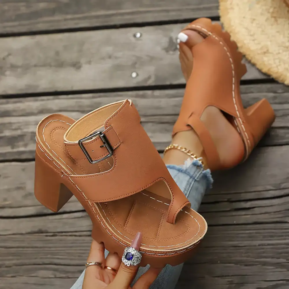 Toe Loop Block Heels Sandals