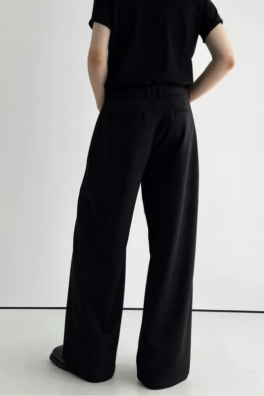 Relaxed Pleated Trousers