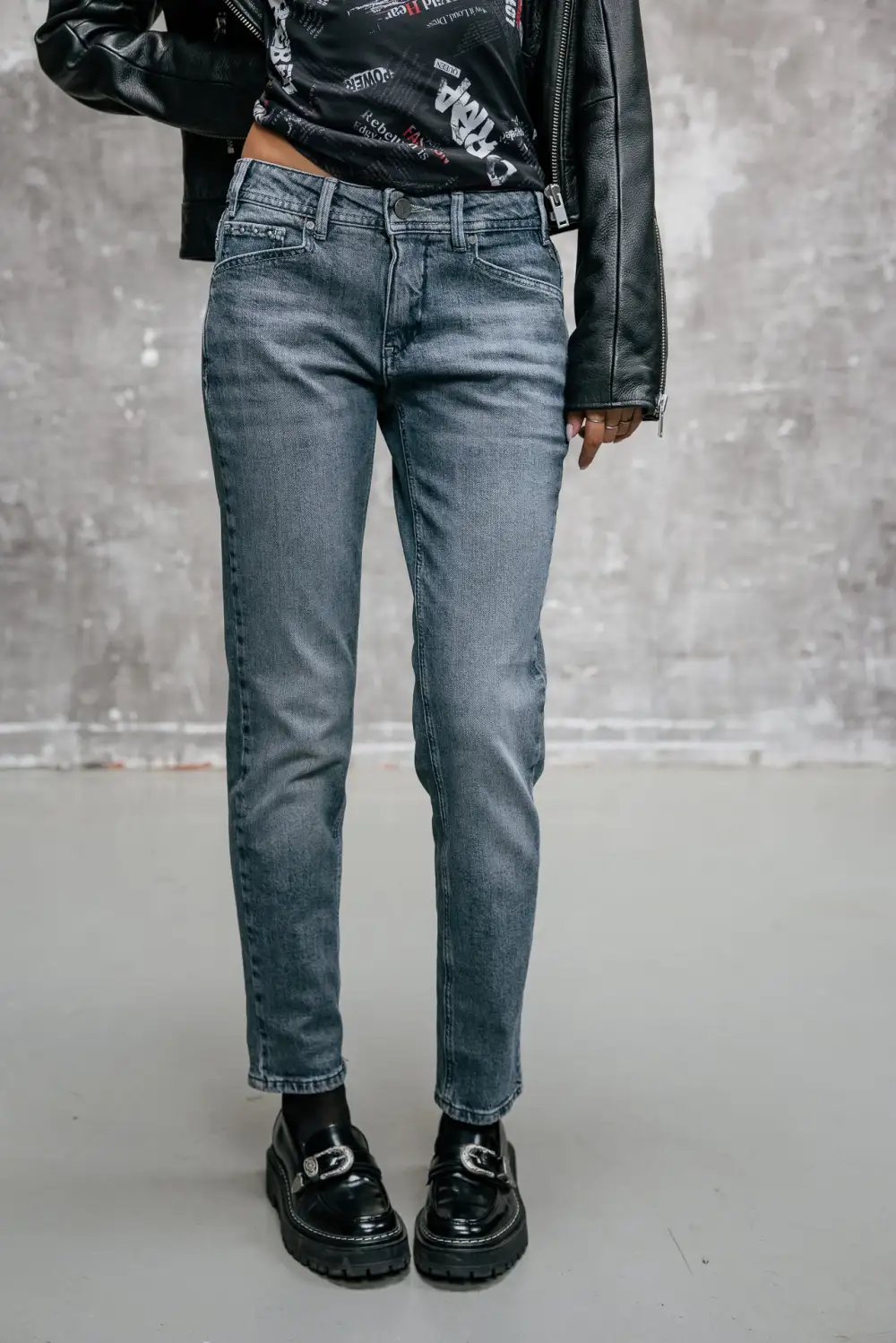 Women's Modern Timeless Denim Jeans