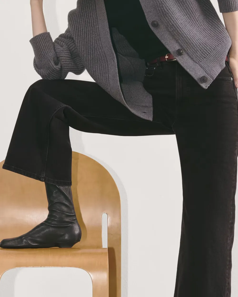 STRAIGHT LEG JEANS