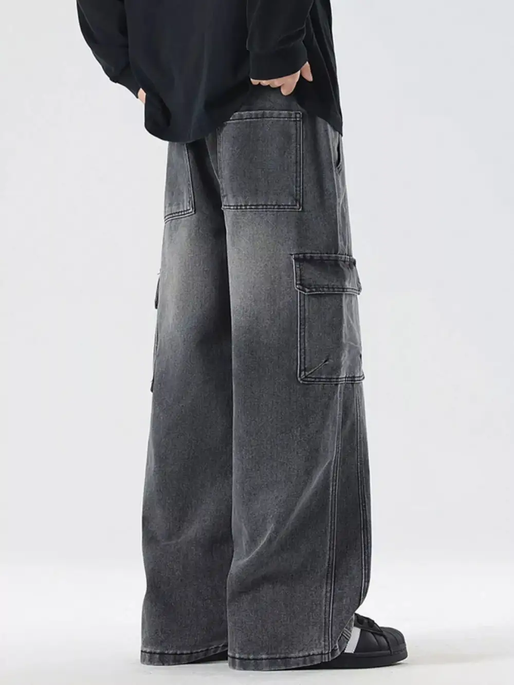 Wide Leg Cargo Jeans