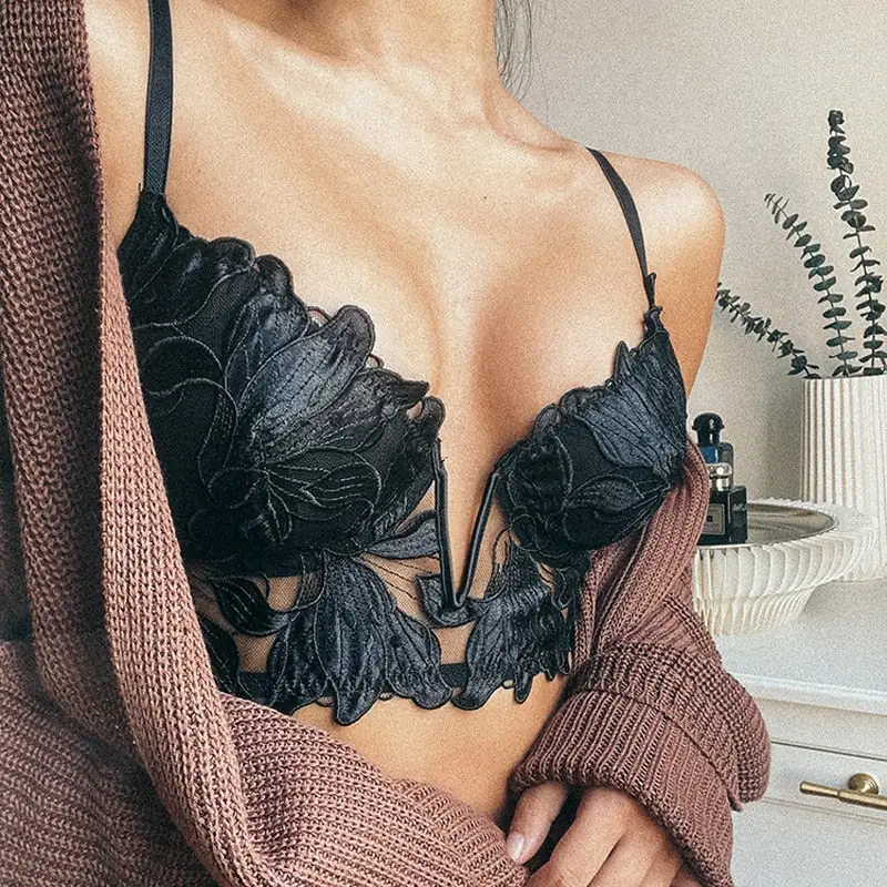 Decorative Embroidered Lingerie Set