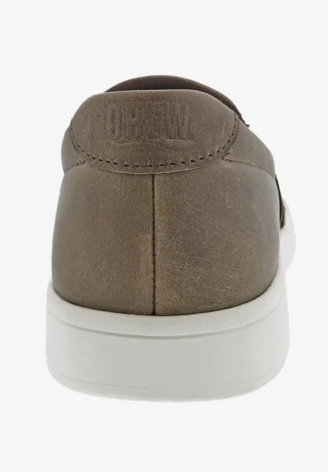 JUMP Sneakers