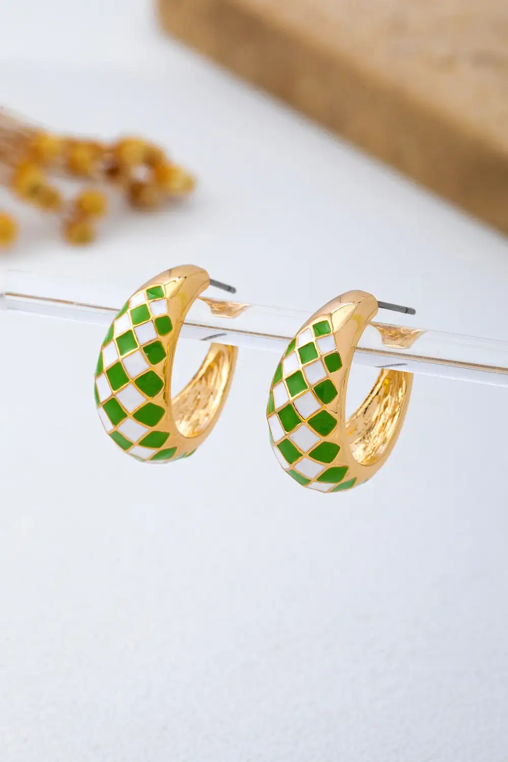 Checkered namel Hoop arring