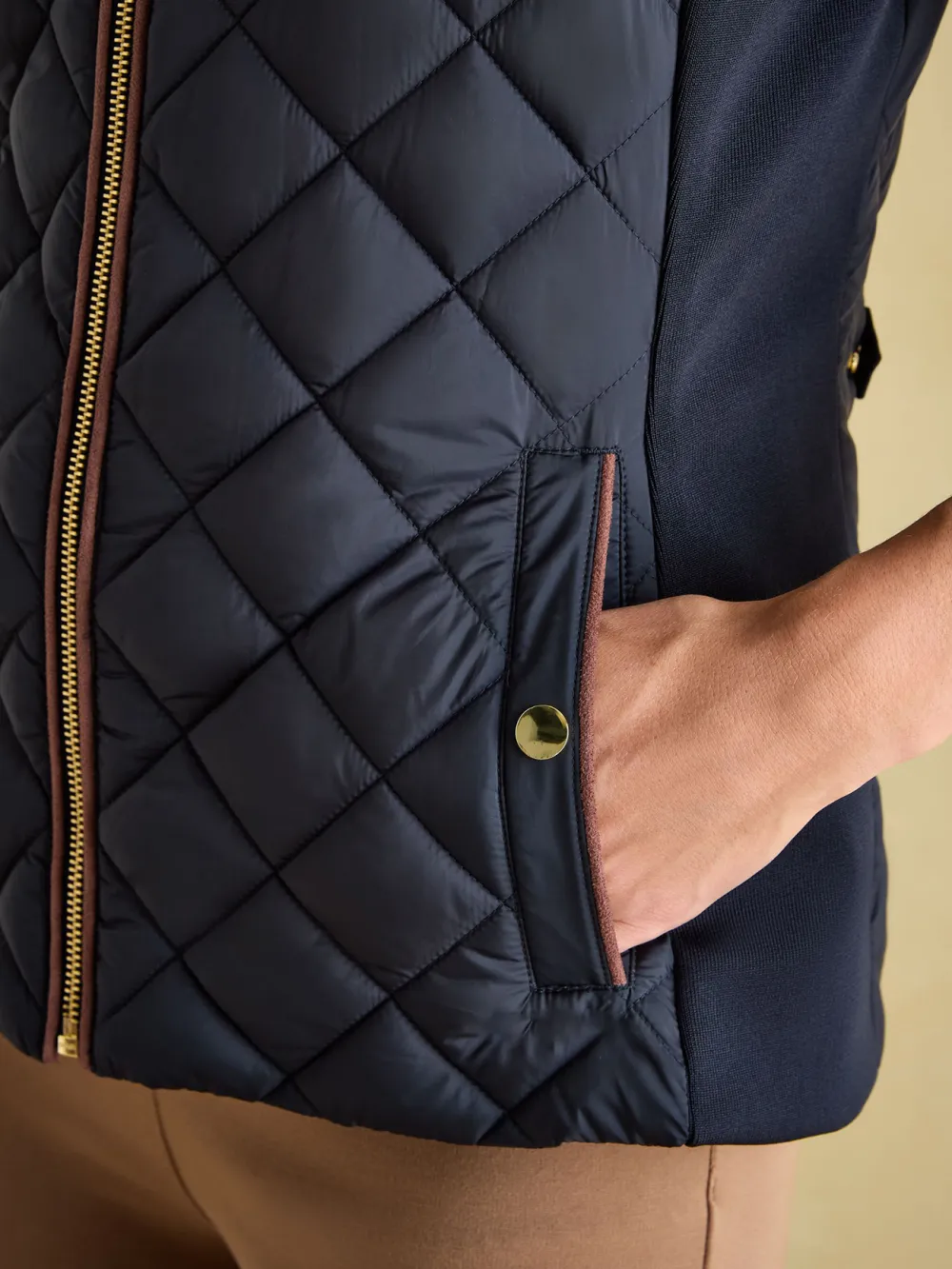 Luxe Navy Showerproof Diamond Quilted Gilet