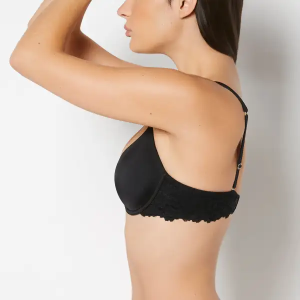 Full Coverage Lightly Lined Bra With Romantic Lace Wing