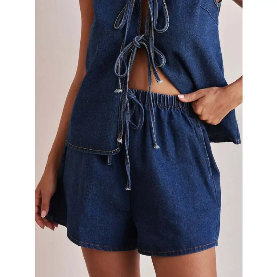 Textured Elastic Waist Denim Shorts