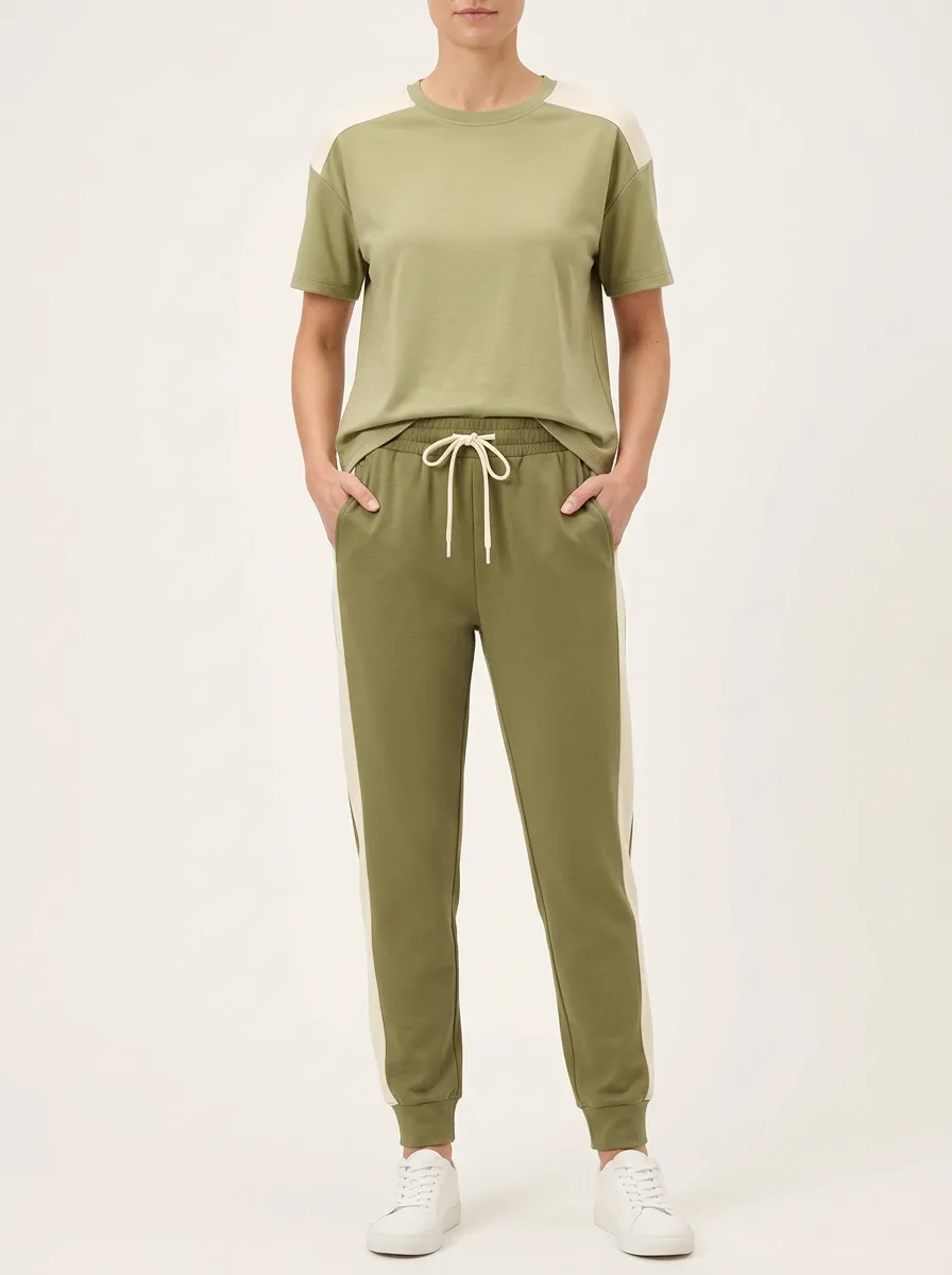 Women's Colorblock Side-Panel Crewneck T-Shirt and Joggers Set