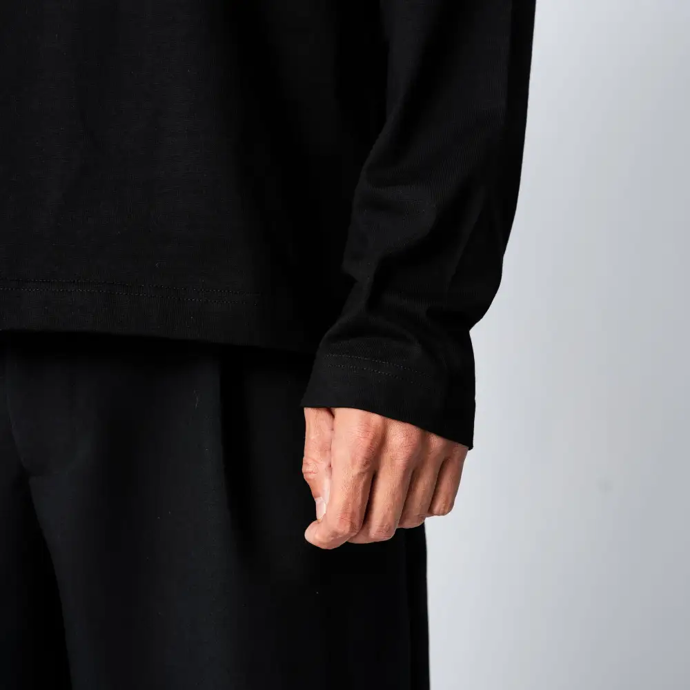 Essential Long Sleeve T-Shirt