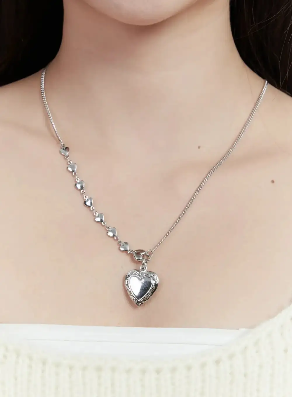 Ribbon Chain Heart Necklace