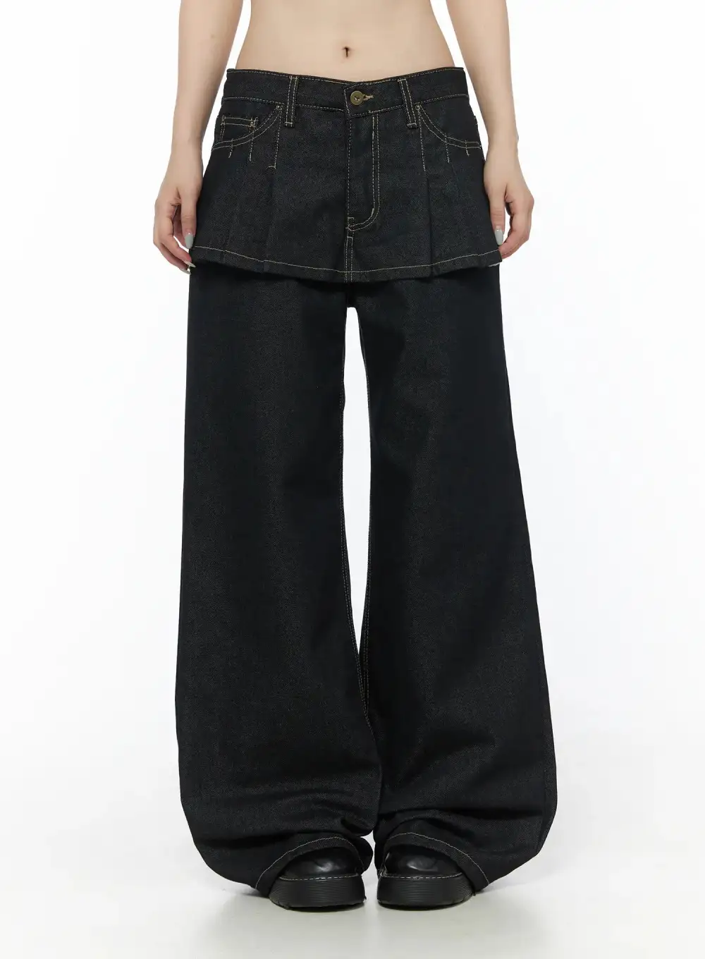 Pleated Baggy Jeans